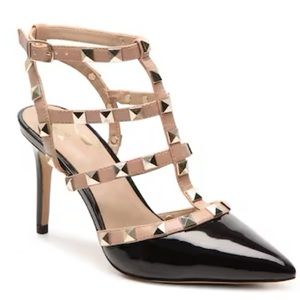 Mix No. 6 Liraven Pump size 7 rock stud heels